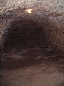 Kellergewölbe vor der Renovierung